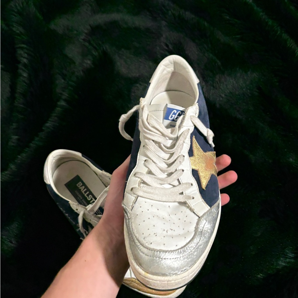Golden Goose Sneakers with Gold and Blue Accents - Picture 7 of 10